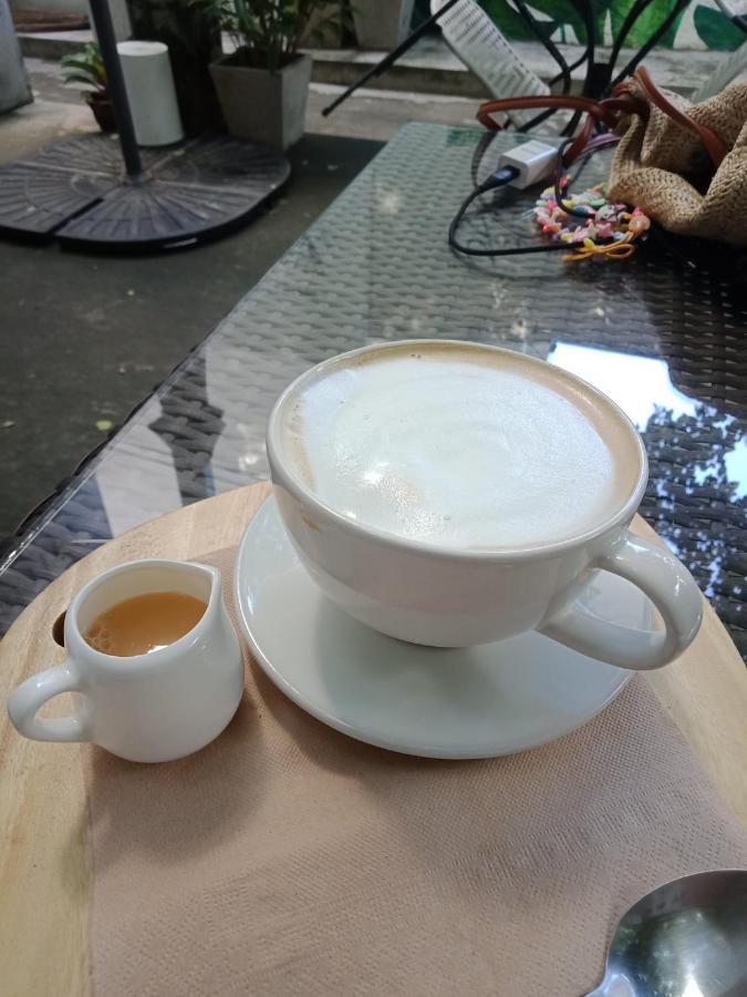 Jindabyne Cafe & Hostel Chiang Mai Buitenkant foto